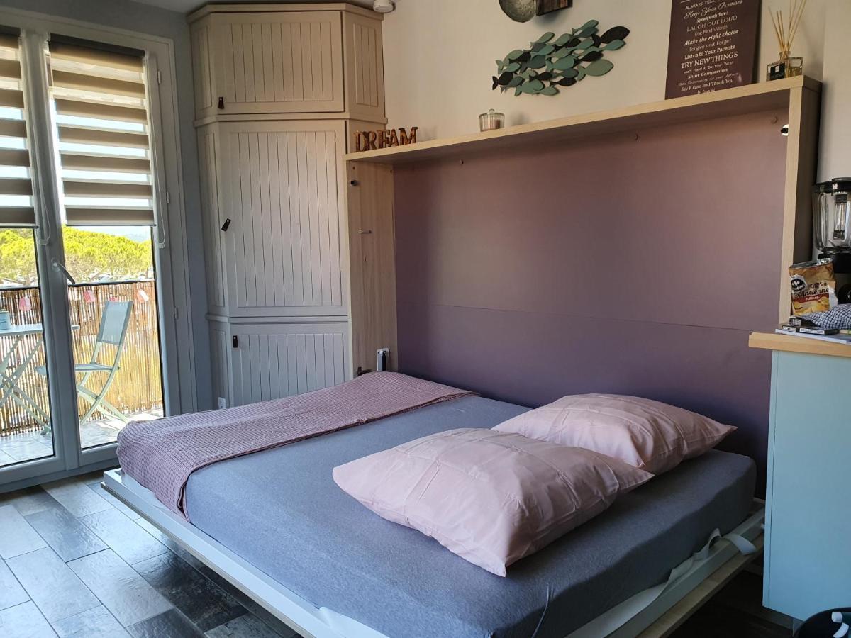 Studio Acces Direct A La Plage La Londe-les-Maures Buitenkant foto